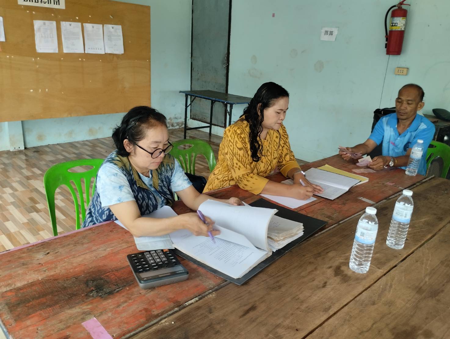 พช.อากาศอำนวย จ.สกลนคร : ติดตามการดำเนินงานโครงการแก้ไขปัญหาความยากจน (กข.คจ.) ประจำปีงบประมาณ พ.ศ.2568