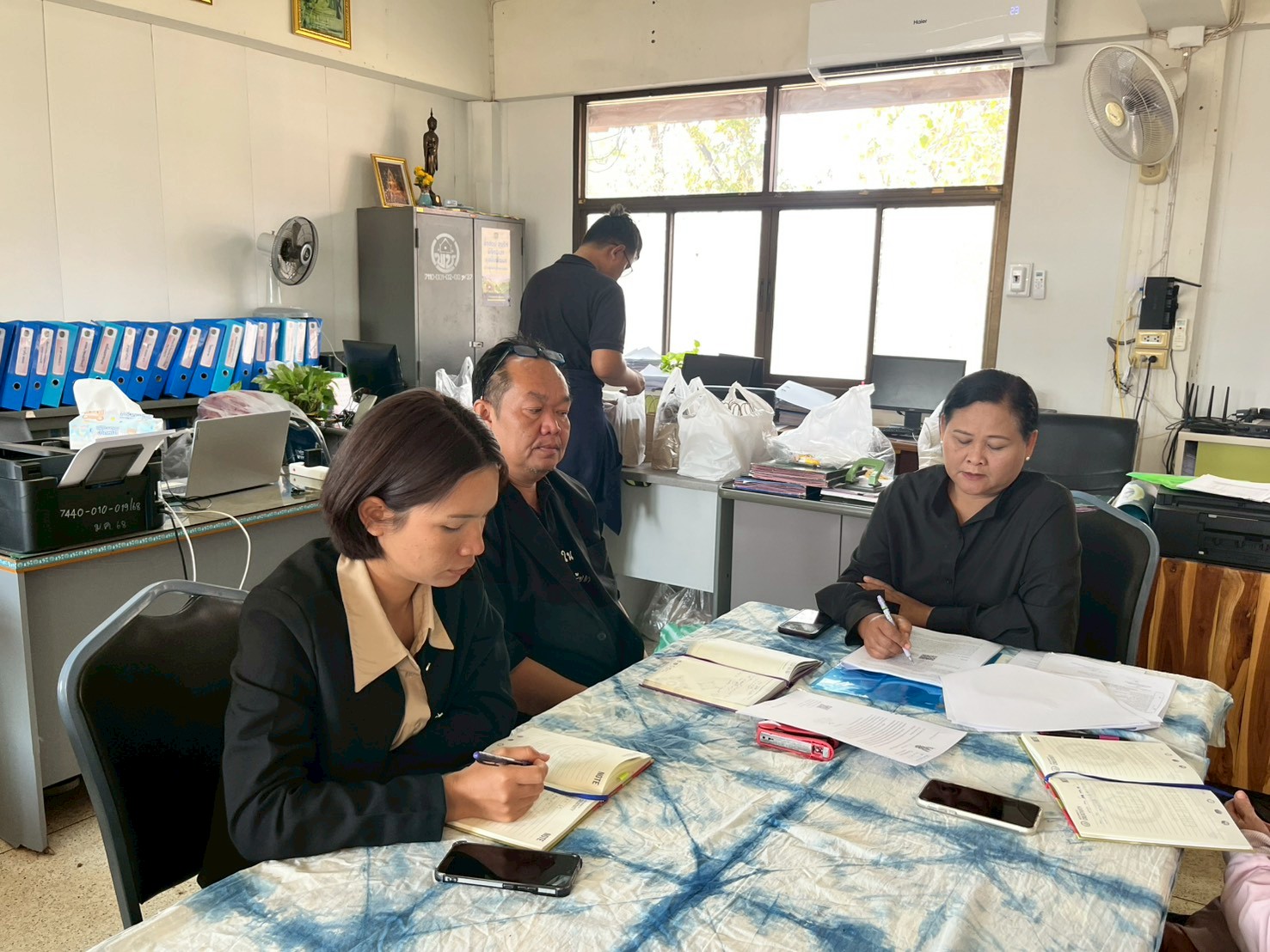 พช.อากาศอำนวย จ.สกลนคร : ประชุมทีมงานสำนักงานพัฒนาชุมชนอำเภออากาศอำนวย