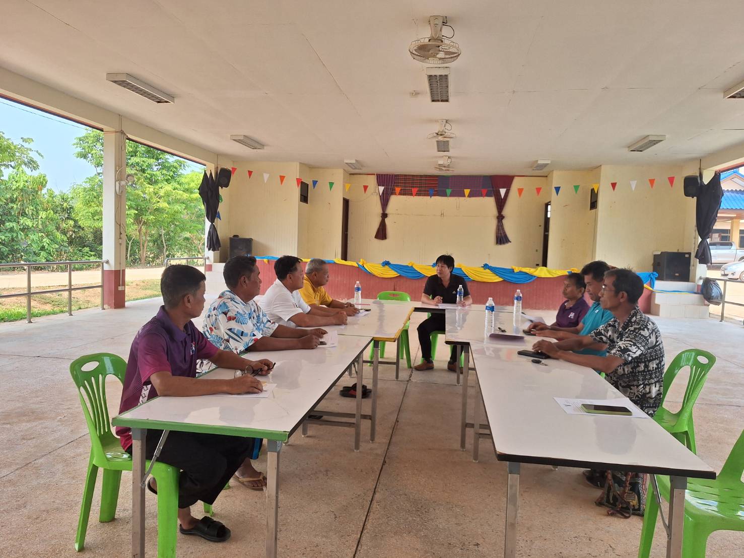 พช.อากาศอำนวย จ.สกลนคร: สนับสนุนการคัดเลือกคณะกรรมการเครือข่ายกองทุนหมู่บ้านระดับตำบล