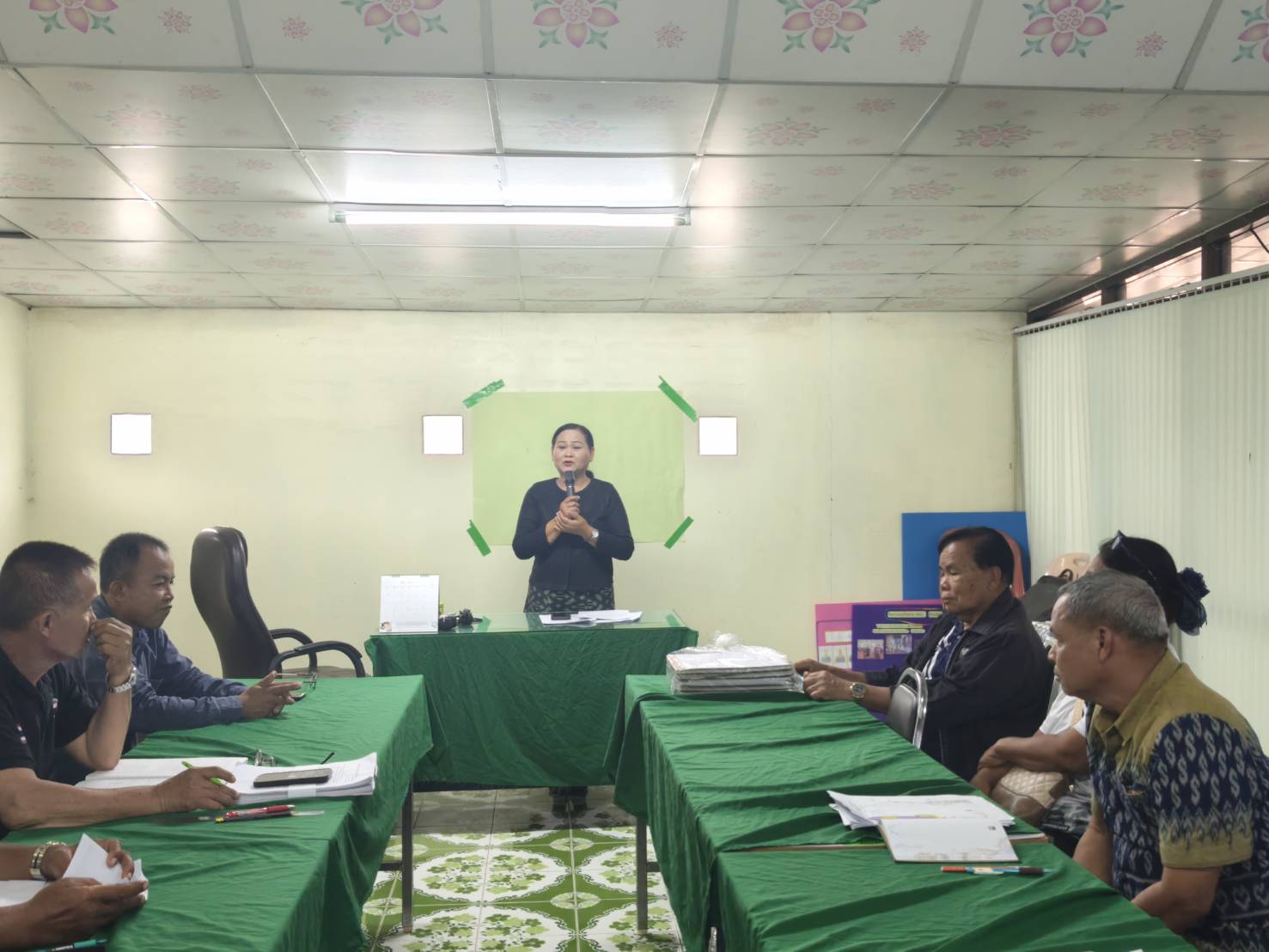 พช.อากาศอำนวย จ.สกลนคร: สนับสนุนการคัดเลือกคณะกรรมการเครือข่ายกองทุนหมู่บ้านระดับตำบล