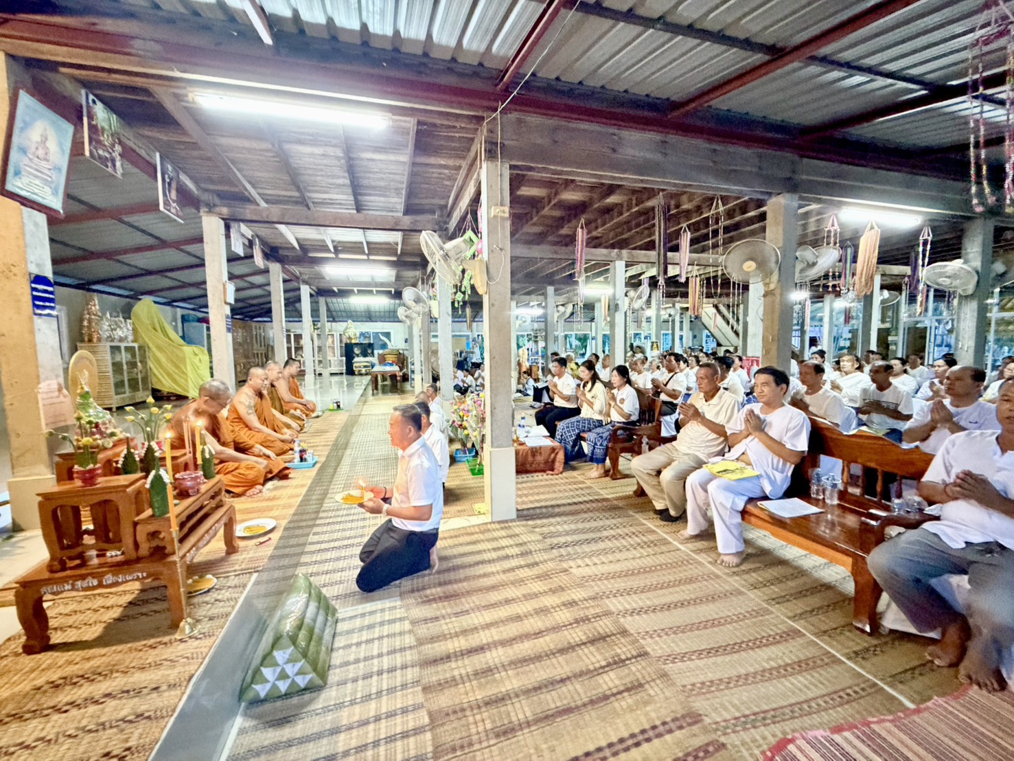 พช.อากาศอำนวย จ.สกลนคร : กิจกรรมเข้าวัดปฏิบัติธรรม วันธรรมสวนะ 