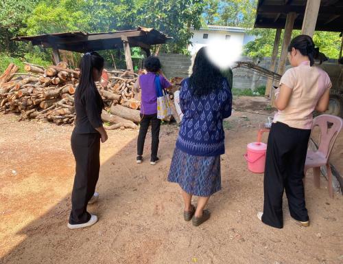 สำนักงานพัฒนาชุมชนอำเภออากาศอำนวย ติดตามการดำเนินงานโครงการกองทุนพัฒนาบทบาทสตรี